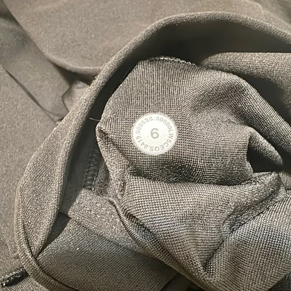 Lululemon Mapped Out High-Rise 28” Tight, Black, Size 6 - Picture 5 of 11